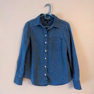 NWOT Banana Republic Classic Denim Shirt